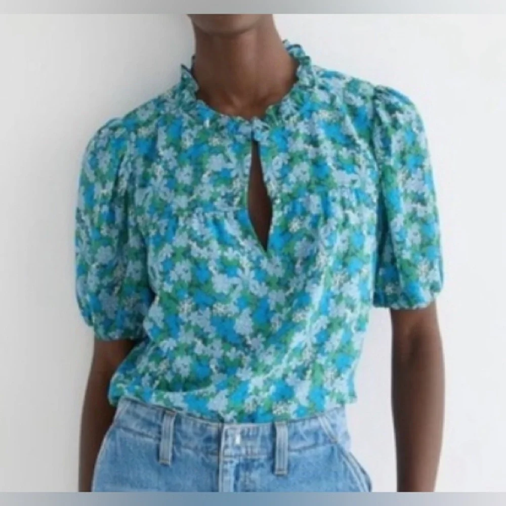 J. Crew - NEW - Ruffle-trim short-sleeve top in hyacinth fields. Kelly Green - Picture 2 of 6
